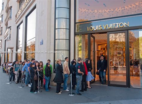 louis vuitton paris horaire|louis vuitton paris appointments.